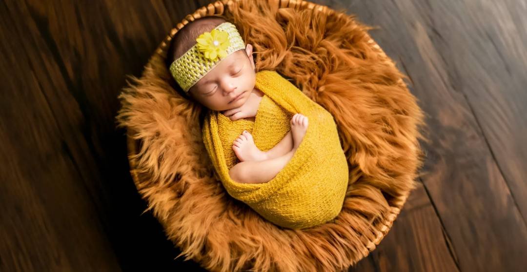 Mecheye Studios - Newborn Photographer