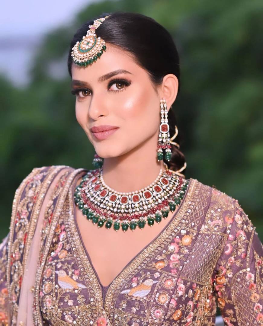 Studio17 ! Best Makeup Artist Agra