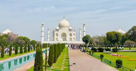 Agra Tour Guide Rihan Khan