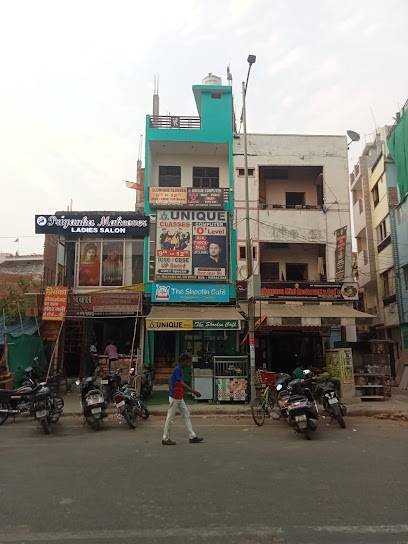 𝐔𝐧𝐢𝐪𝐮𝐞 𝐂𝐥𝐚𝐬𝐬𝐞𝐬 𝐚𝐧𝐝 𝐂𝐨𝐦𝐩𝐮𝐭𝐞𝐫