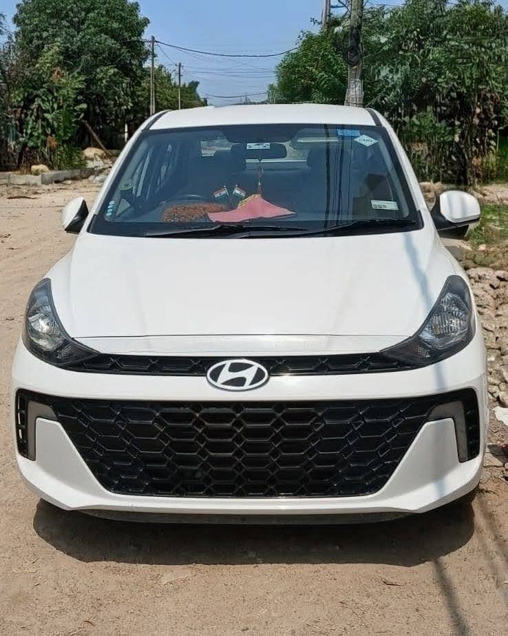 Lucknow Car Rental with Driver